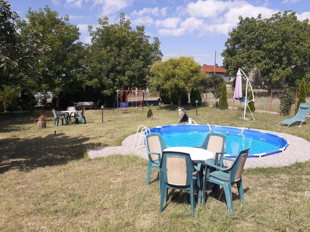 Dve Mogili Guest House Edelvais מראה חיצוני תמונה